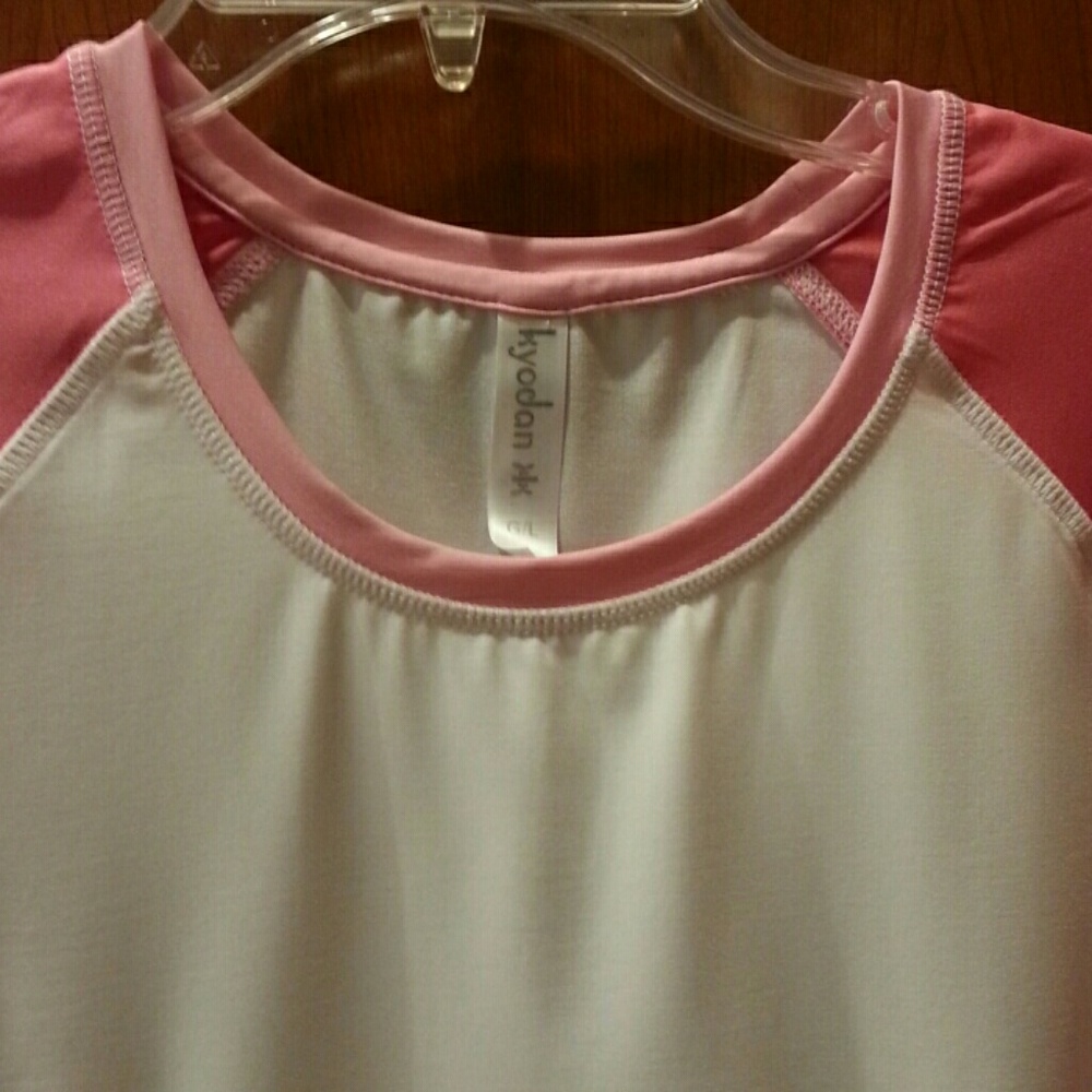 NWOT Tennis Shirt Women's - Picture 3 of 8